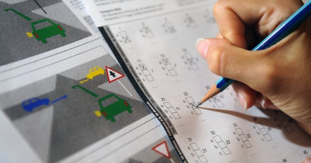 Esame teorico per le patenti A e B: chiarimento operativo per i candidati con diagnosi DSA